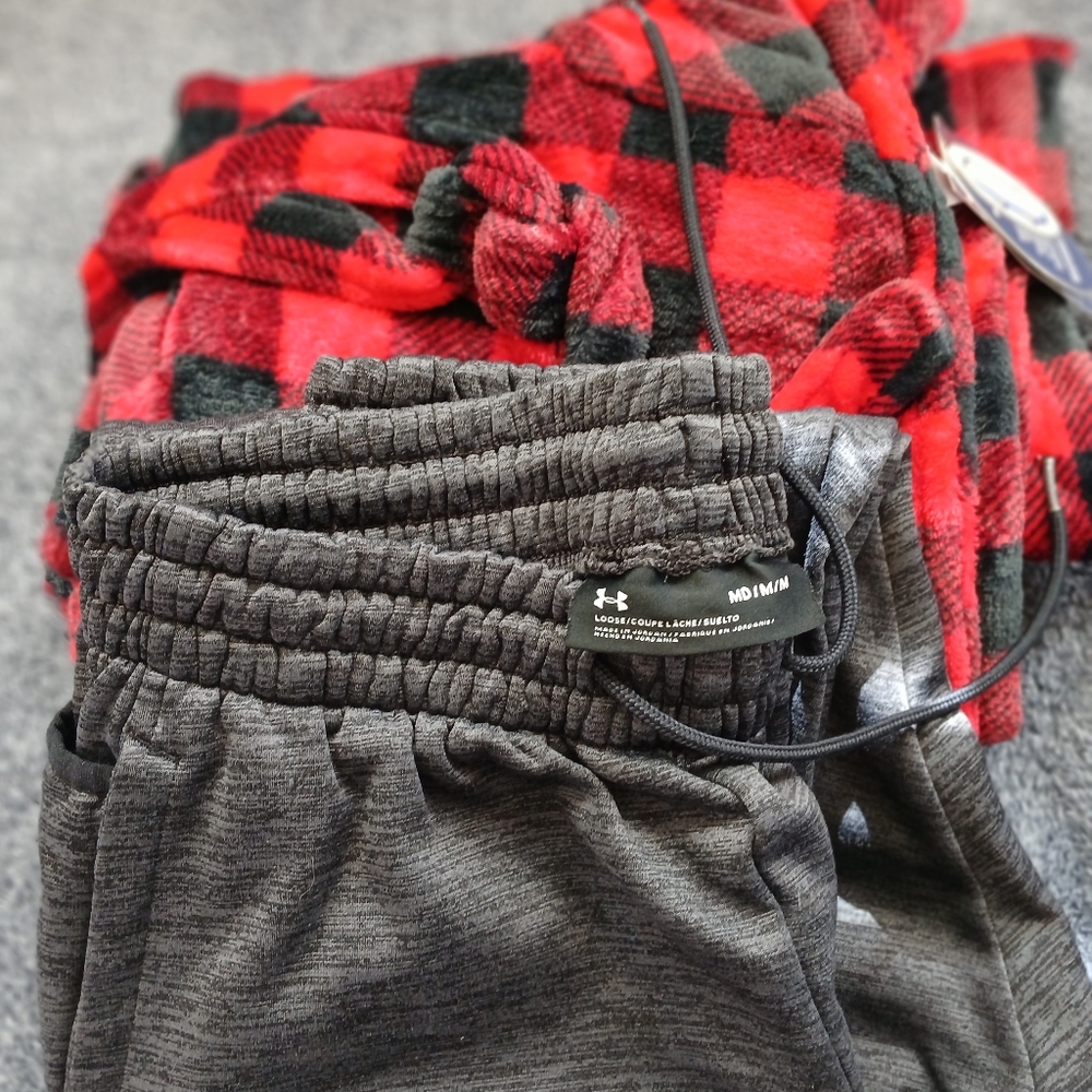 Under Armour Kids Charcoal Joggers/ New Wt Seven Apparel Bathrobe  M